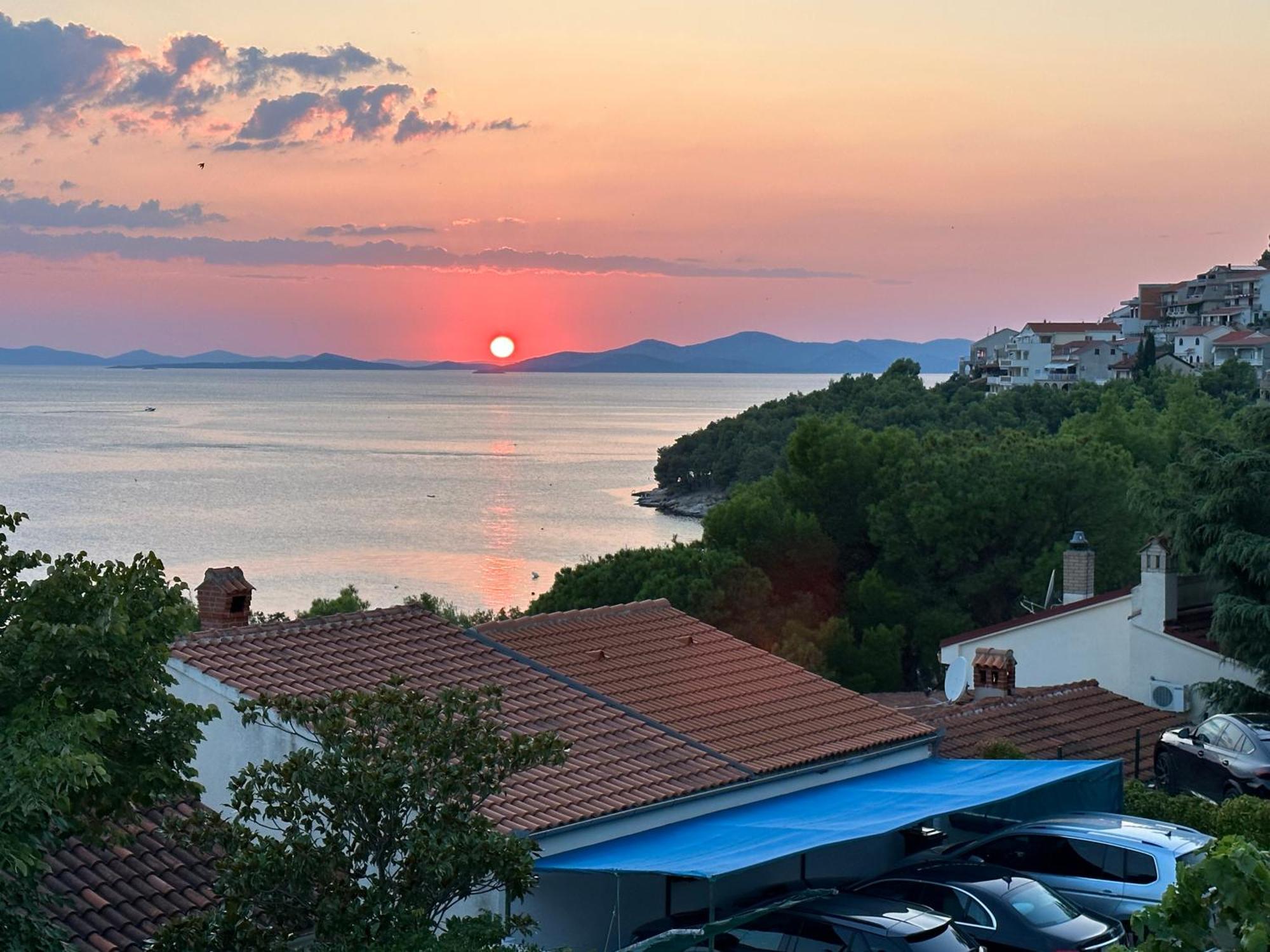 Apartment Mona 1, Fantastischer Meerblick Drage Exteriör bild